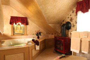 The Crown Jewel Room - The Queen Victoria