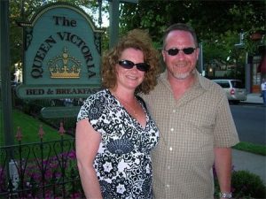 Guest Photos- Couple next to Queen Victoria sign