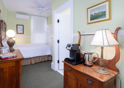 Bedford Inn - France's Room - Sister Property