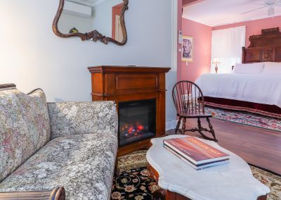 Bedford Inn - Joseph's Suite - Sister Property